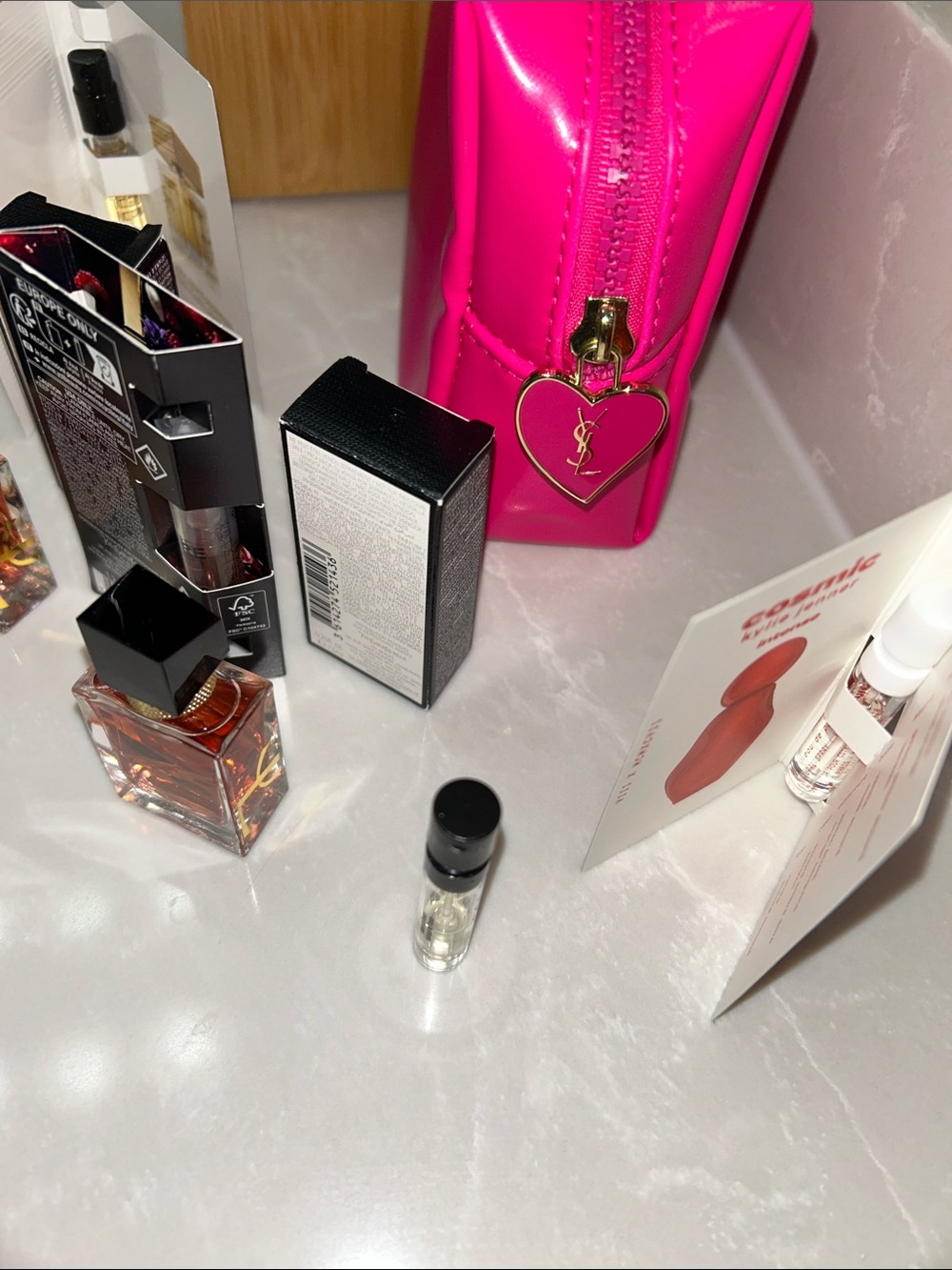 YSL Beauty Bag with Libre Berry Crush Set - Picture 2 of 8